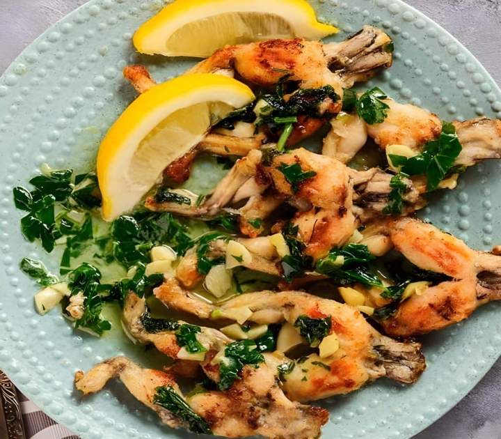 Plat de cuisses de grenouille sautées Villette-de-Vienne